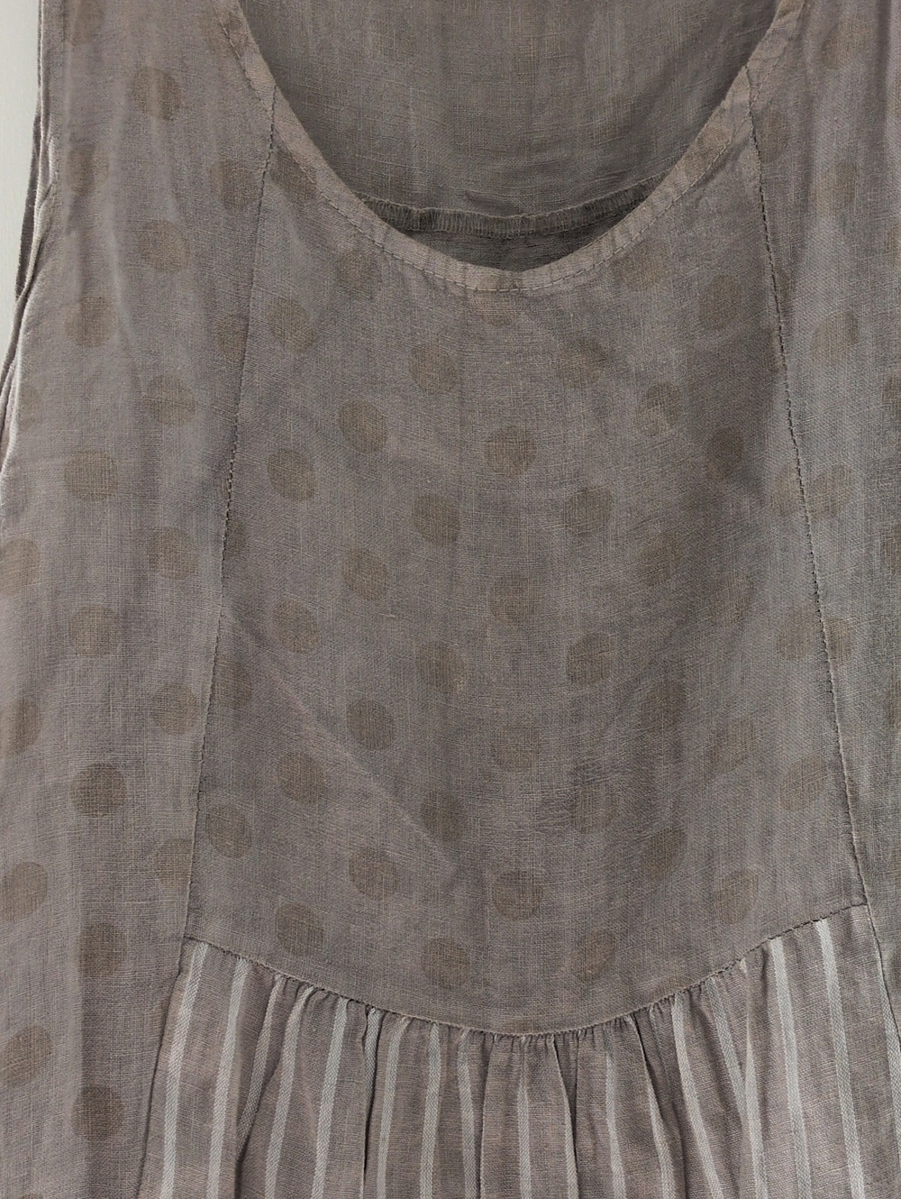 Women’s Sleeveless Casual Linen Dress in Light Taupe - Picture 5 of 5